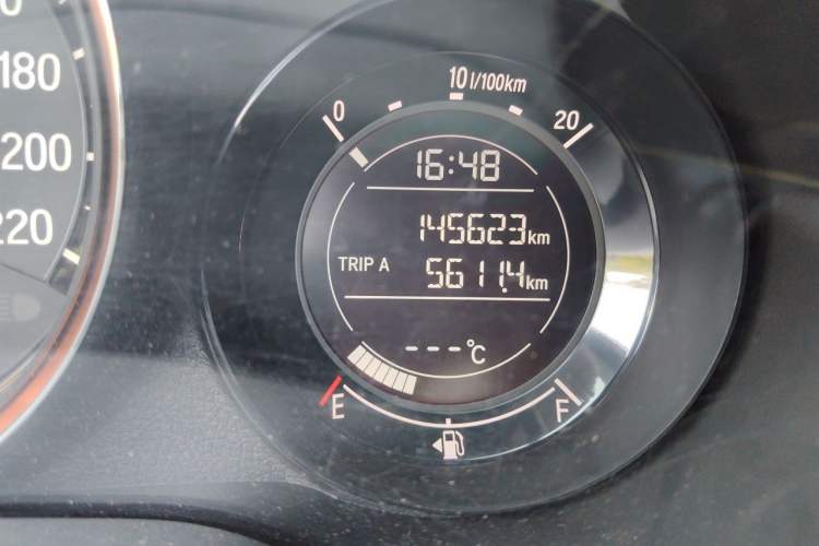 Used Honda XR-V 2015 1.5L LXi CVT Classic Edition Odometer Close Up
