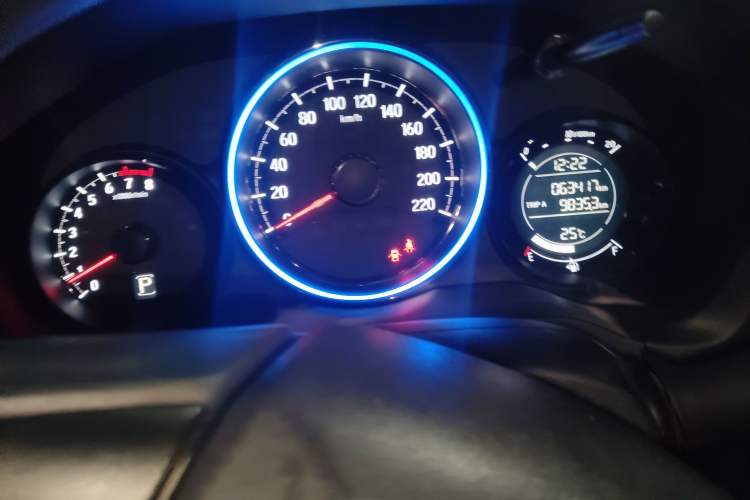 Used Honda XR-V 2015 1.8L EXi CVT Comfort Version Odometer Close Up
