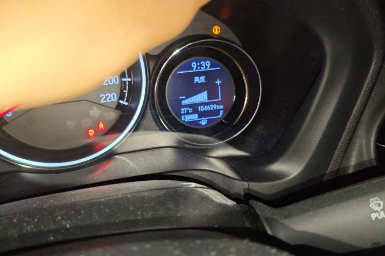 Used Honda XR-V 2015 1.8L VTi CVT Luxury Edition Odometer Close Up