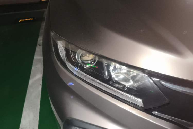 Used Honda XR-V 2015 1.8L VTi CVT Luxury Edition Right Front Headlight