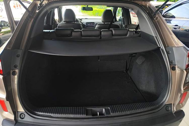 Used Honda XR-V 2015 1.8L EXi CVT Comfort Version Trunk