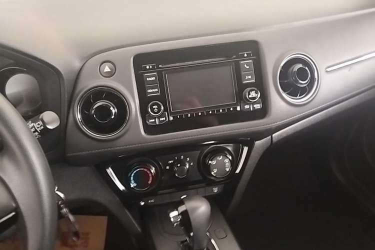 Used Honda XR-V 2015 1.5L LXi CVT Classic Edition Audio And AC Panel