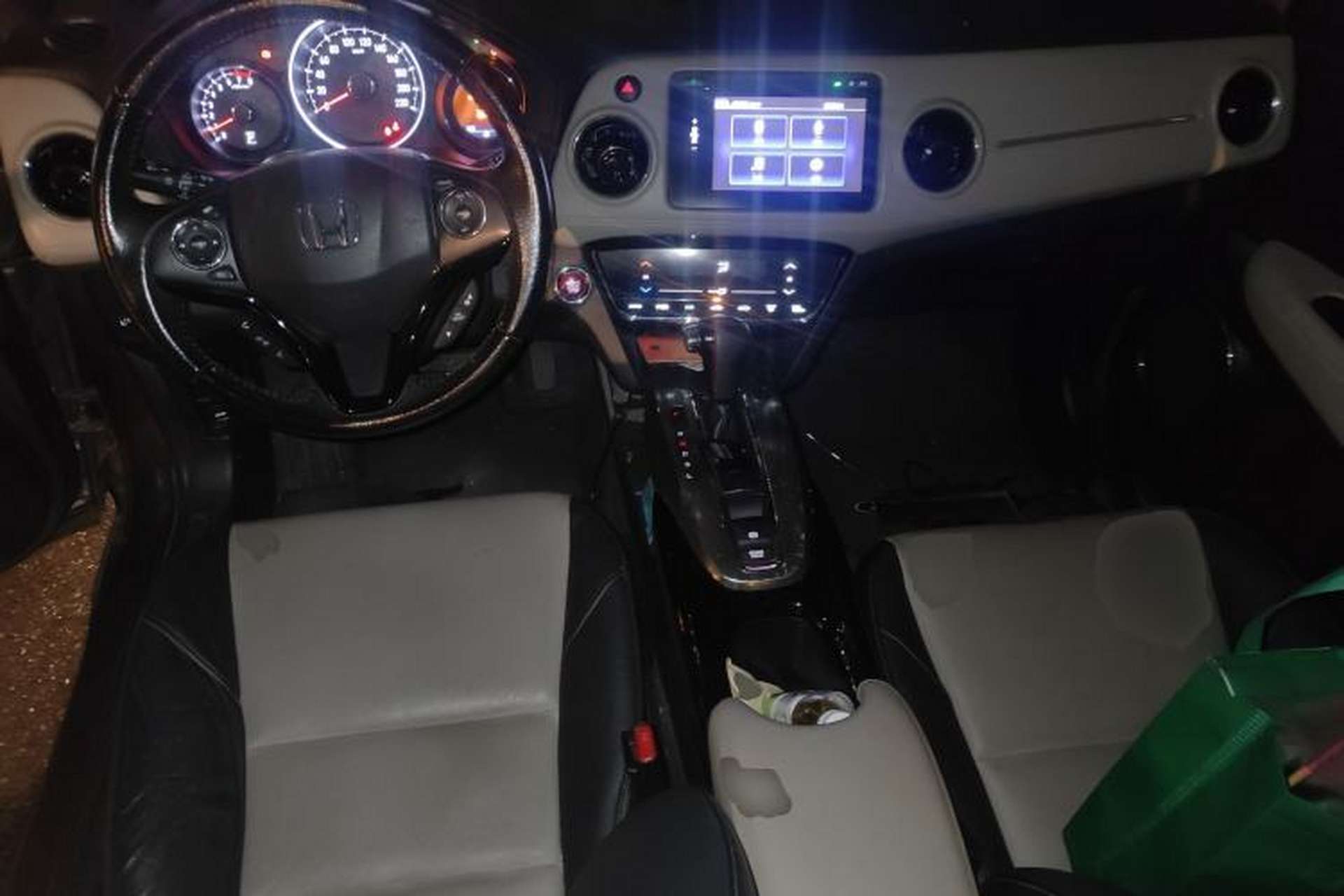 Used Honda XR-V 2015 1.8L VTi CVT Luxury Edition Center Console
