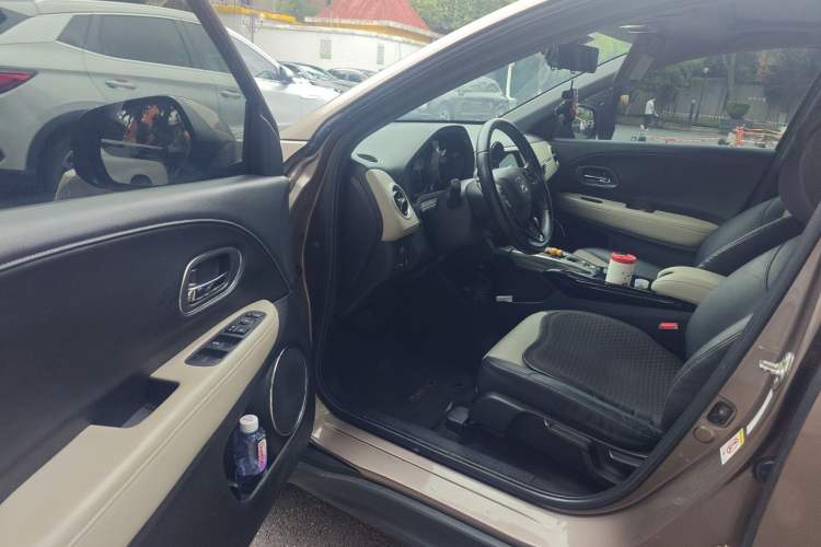 Used Honda XR-V 2015 1.8L VTi CVT Luxury Edition Driver Seat