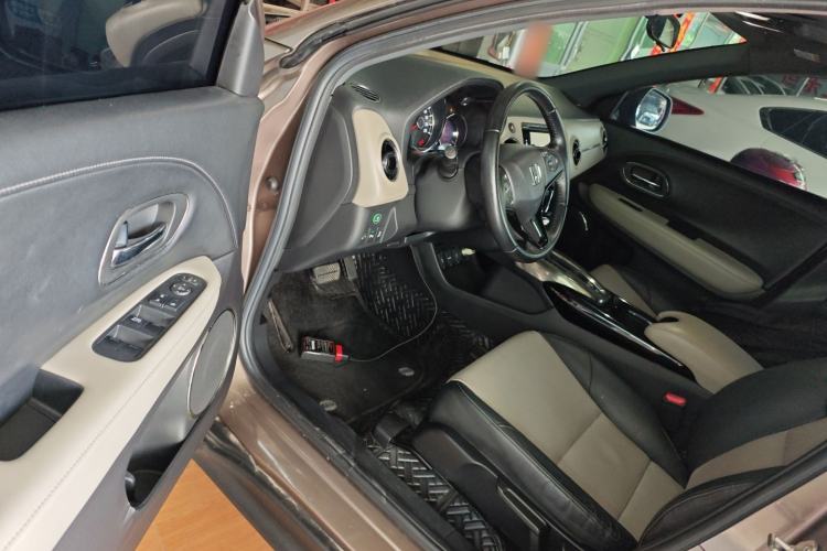 Used Honda XR-V 2015 1.8L VTi CVT Luxury Edition Driver Seat