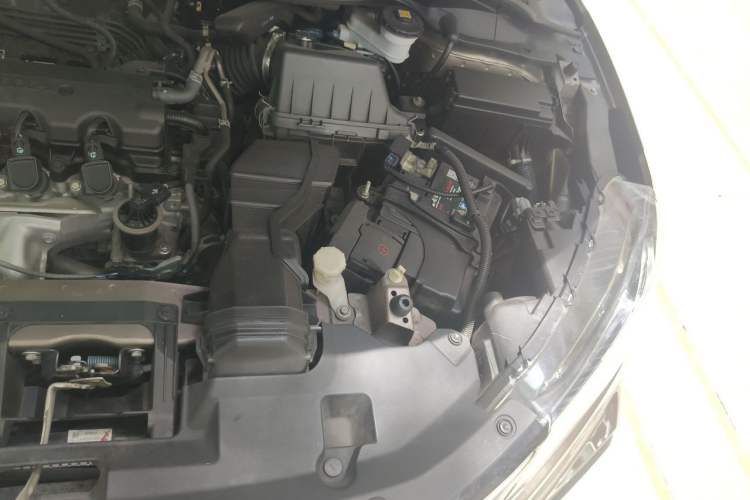 Used Honda XR-V 2015 1.8L VTi CVT Luxury Edition Engine Bay Left