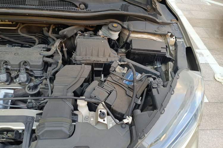 Used Honda XR-V 2015 1.8L VTi CVT Luxury Edition Engine Bay Left