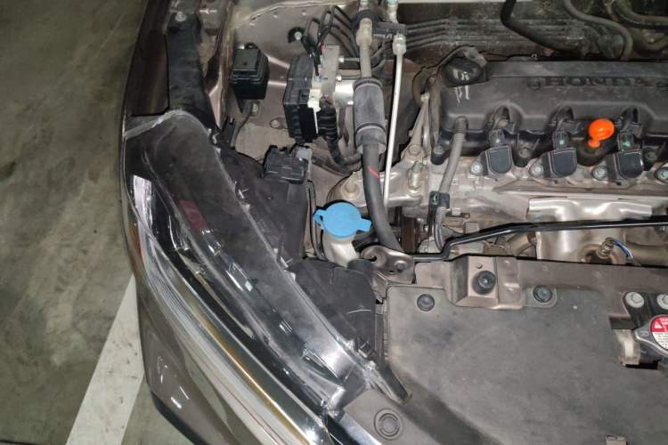 Used Honda XR-V 2015 1.8L EXi CVT Comfort Version Engine Bay Right