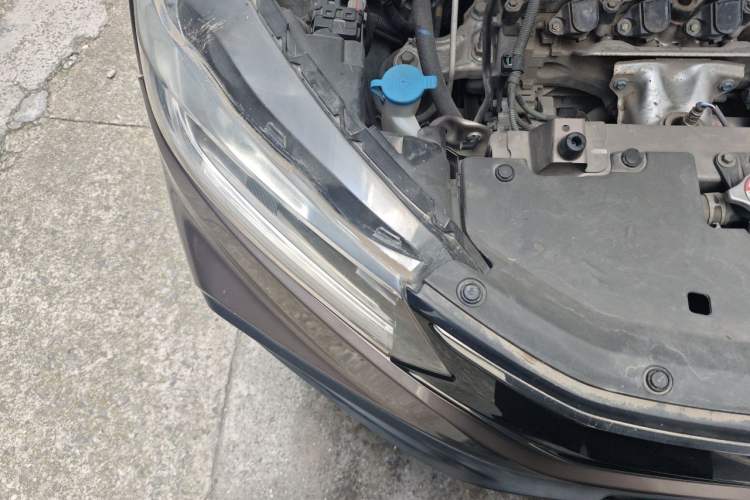 Used Honda XR-V 2015 1.8L EXi CVT Comfort Version Engine Bay Right