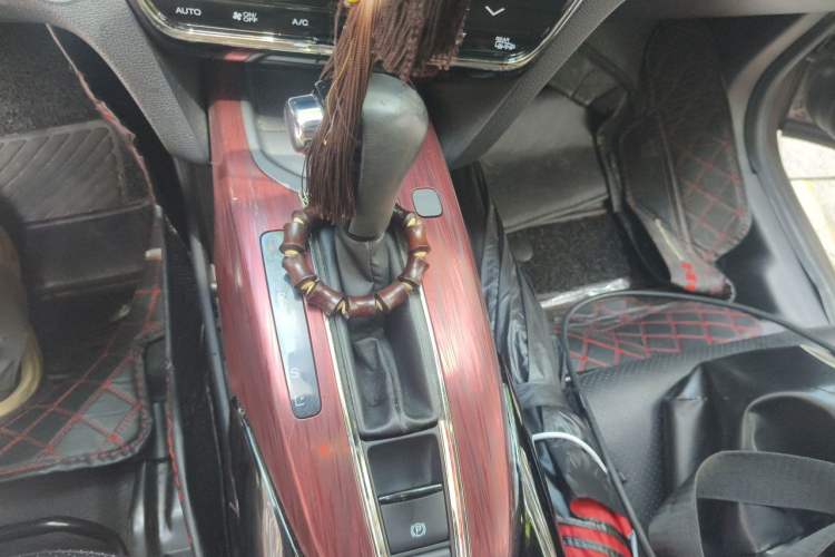 Used Honda XR-V 2015 1.8L VTi CVT Luxury Edition Gear Lever