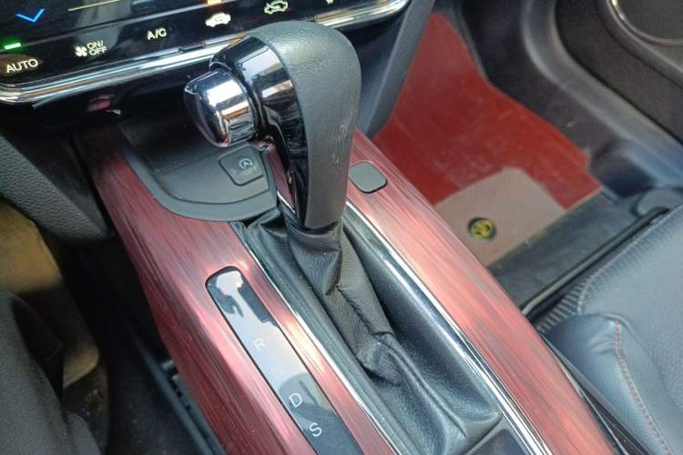 Used Honda XR-V 2015 1.8L VTi CVT Luxury Edition Gear Lever