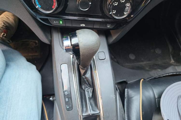 Used Honda XR-V 2015 1.5L LXi CVT Classic Edition Gear Lever