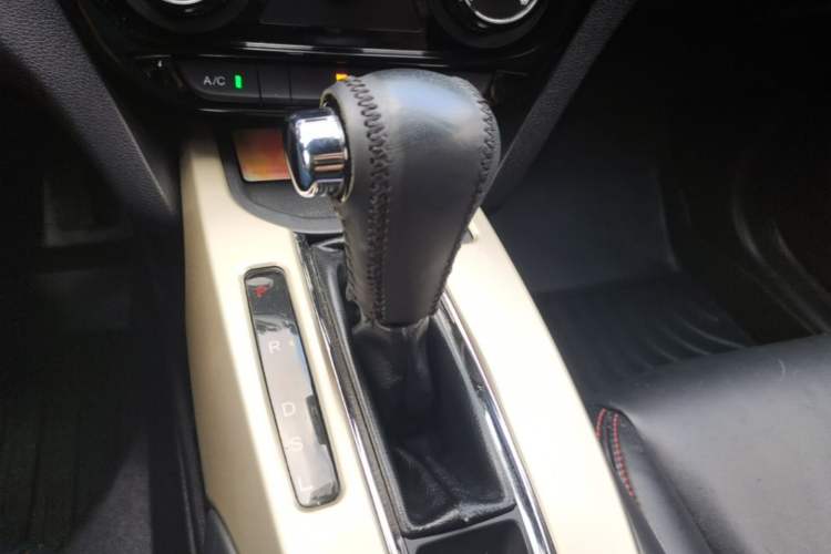 Used Honda XR-V 2015 1.5L LXi CVT Classic Edition Gear Lever