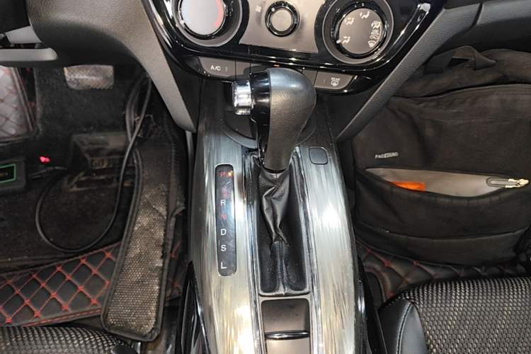 Used Honda XR-V 2015 1.8L EXi CVT Comfort Version Gear Lever