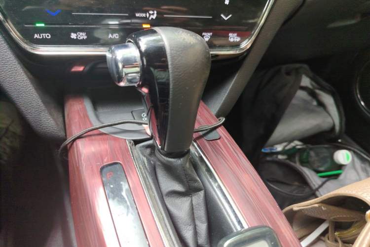 Used Honda XR-V 2015 1.8L VTi CVT Luxury Edition Gear Lever