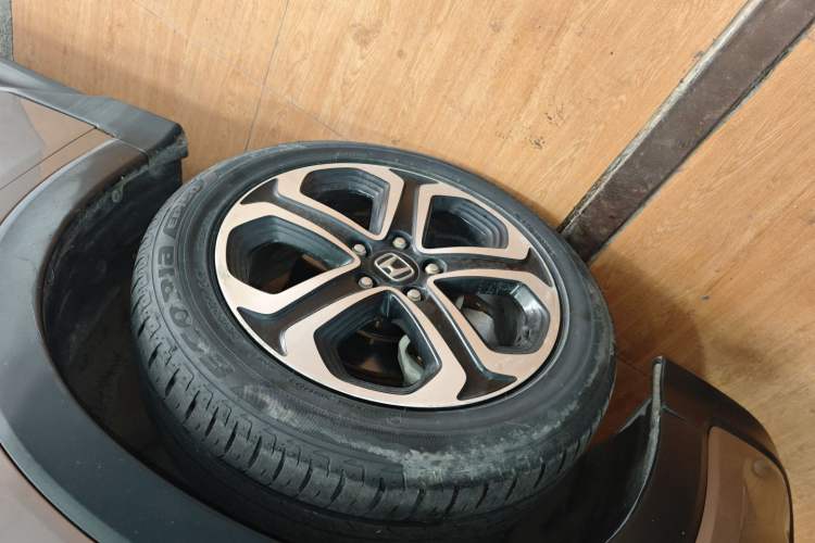 Used Honda XR-V 2015 1.8L VTi CVT Luxury Edition Left Front Wheel Hub