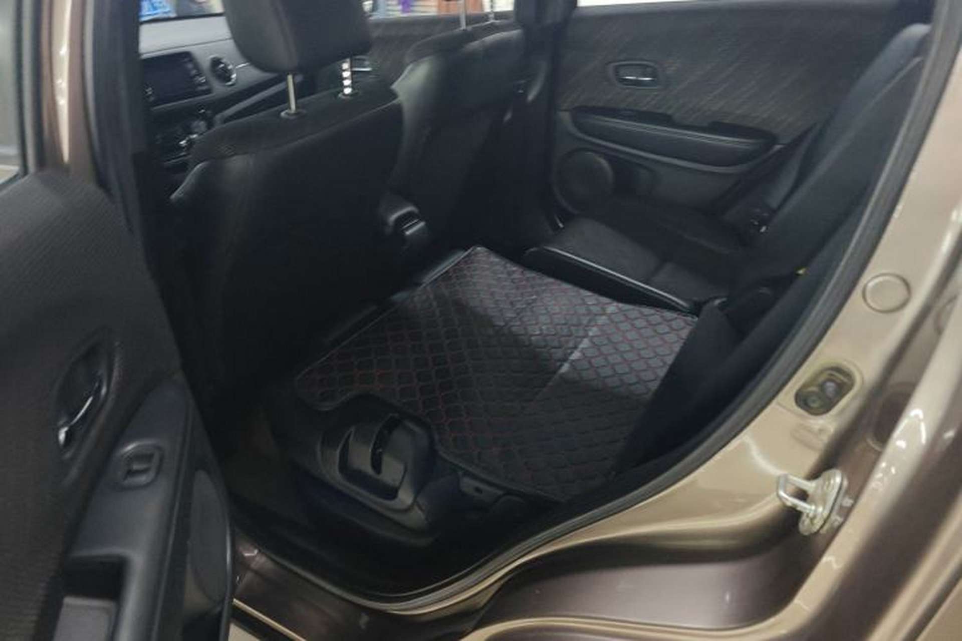 Used Honda XR-V 2015 1.8L EXi CVT Comfort Version Left Rear Seat