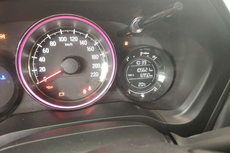 Used Honda XR-V 2015 1.5L LXi CVT Classic Edition Odometer Close Up