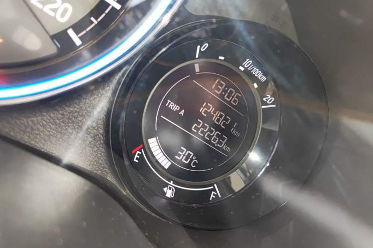 Used Honda XR-V 2015 1.8L EXi CVT Comfort Version Odometer Close Up