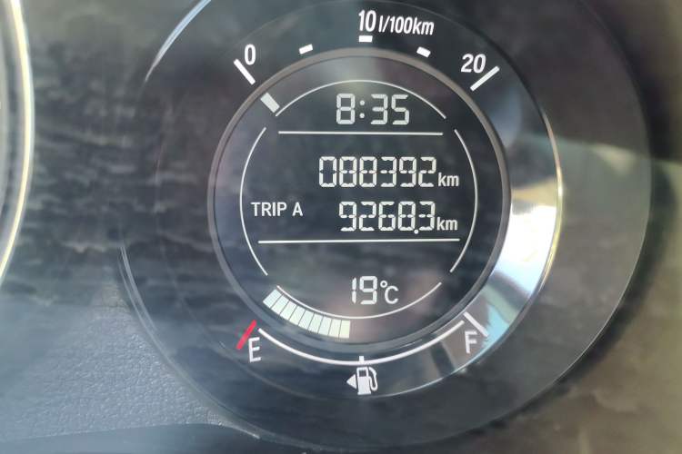 Used Honda XR-V 2015 1.5L LXi CVT Classic Edition Odometer Close Up