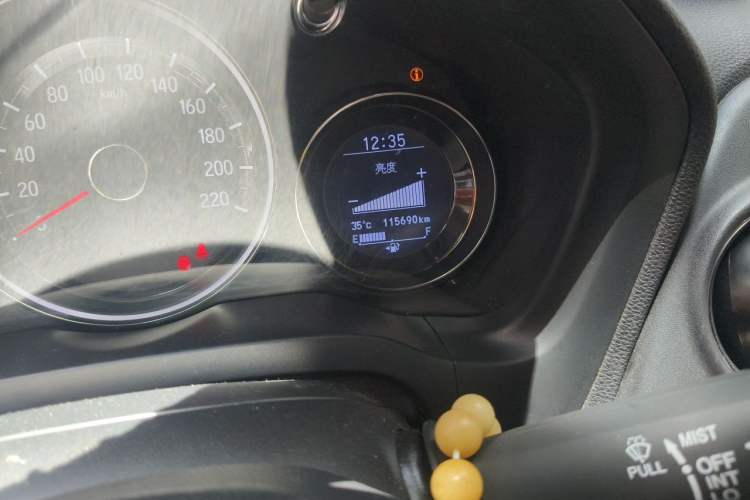 Used Honda XR-V 2015 1.8L VTi CVT Luxury Edition Odometer Close Up