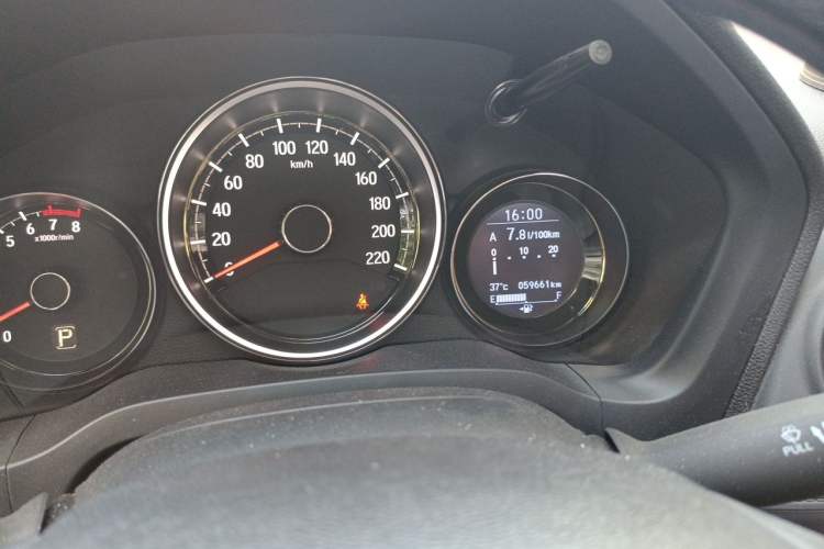 Used Honda XR-V 2015 1.8L VTi CVT Luxury Edition Odometer Close Up