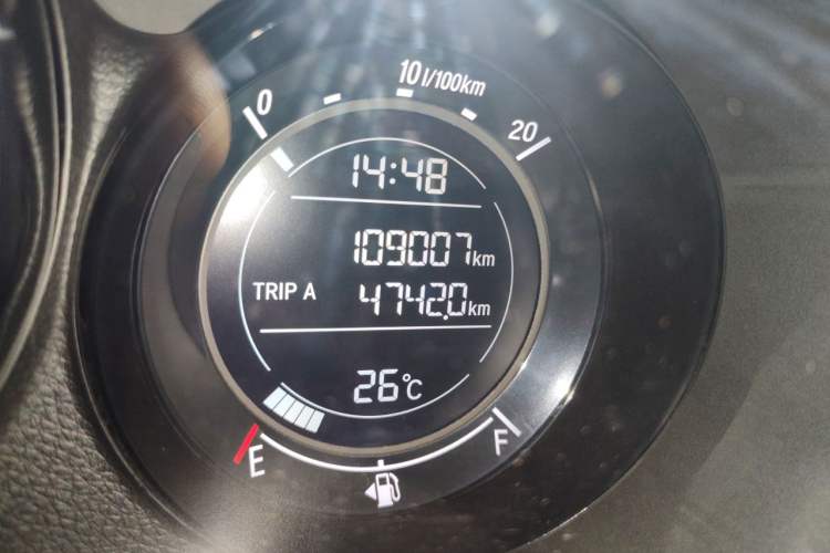 Used Honda XR-V 2015 1.8L EXi CVT Comfort Version Odometer Close Up