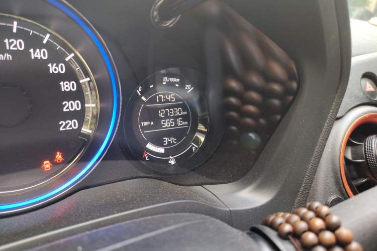 Used Honda XR-V 2015 1.8L EXi CVT Comfort Version Odometer Close Up