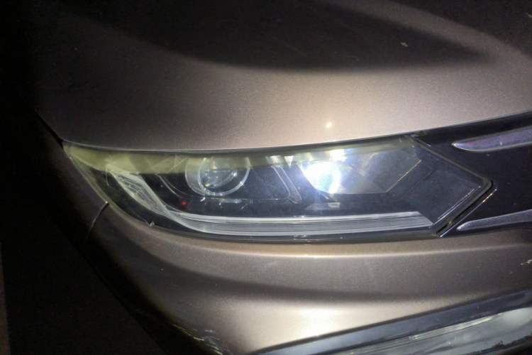 Used Honda XR-V 2015 1.8L EXi CVT Comfort Version Right Front Headlight