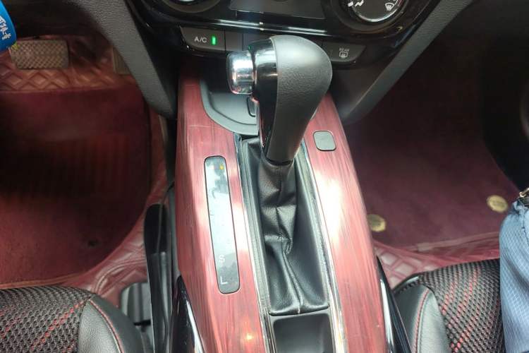 Used Honda XR-V 2015 1.8L EXi CVT Comfort Version Gear Lever