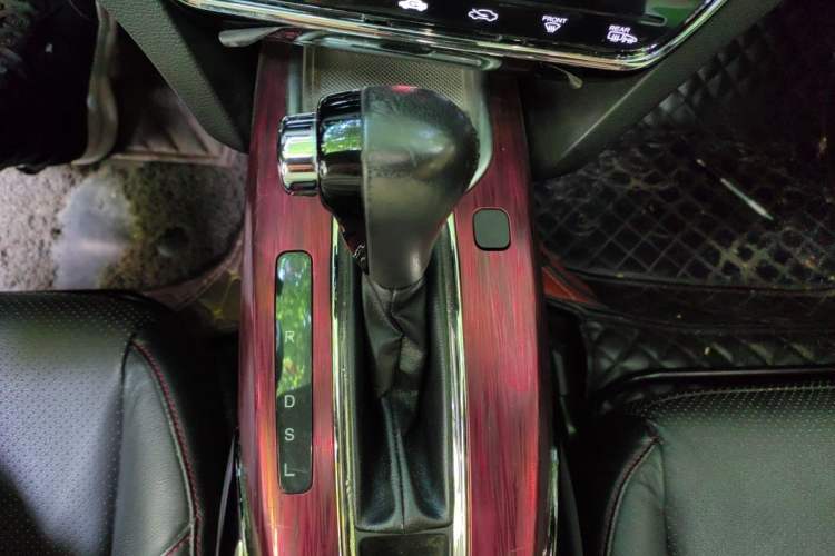 Used Honda XR-V 2015 1.8L VTi CVT Luxury Edition Gear Lever