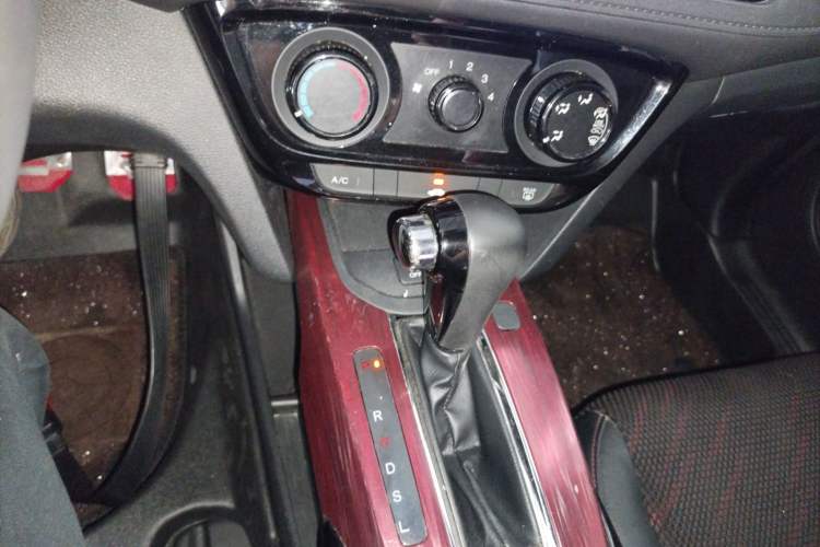 Used Honda XR-V 2015 1.8L EXi CVT Comfort Version Gear Lever