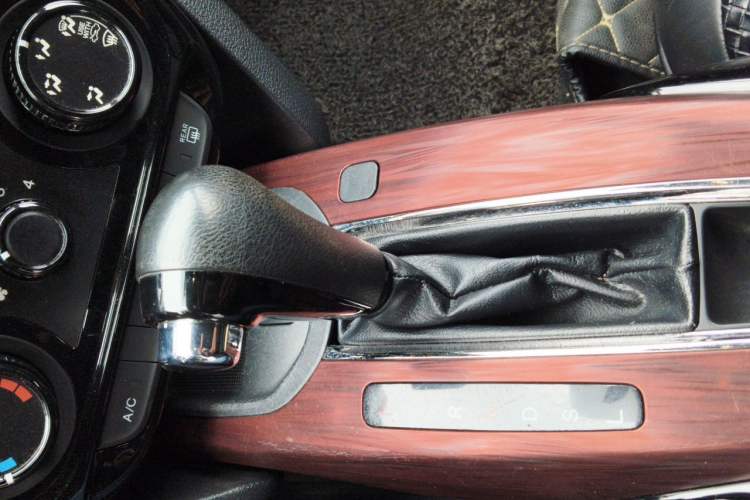 Used Honda XR-V 2015 1.8L EXi CVT Comfort Version Gear Lever