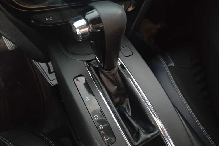 Used Honda XR-V 2015 1.5L LXi CVT Classic Edition Gear Lever