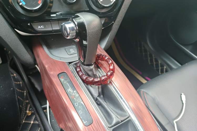 Used Honda XR-V 2015 1.8L EXi CVT Comfort Version Gear Lever