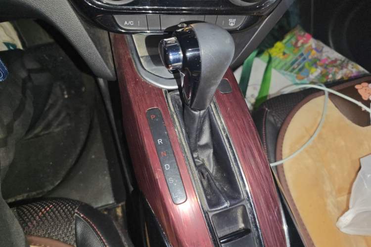 Used Honda XR-V 2015 1.8L EXi CVT Comfort Version Gear Lever