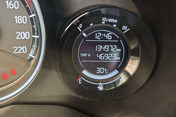 Used Honda XR-V 2015 1.8L EXi CVT Comfort Version Odometer Close Up