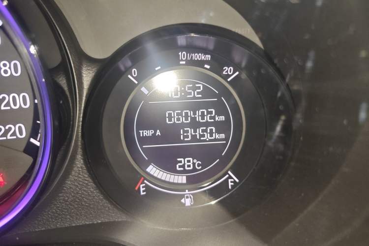 Used Honda XR-V 2015 1.8L EXi CVT Comfort Version Odometer Close Up
