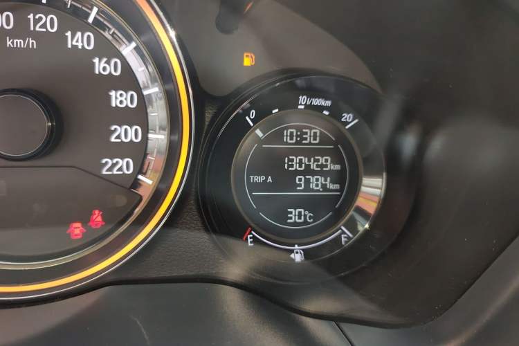 Used Honda XR-V 2015 1.8L EXi CVT Comfort Version Odometer Close Up