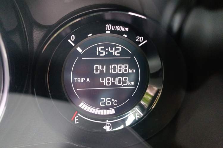 Used Honda XR-V 2015 1.8L EXi CVT Comfort Version Odometer Close Up