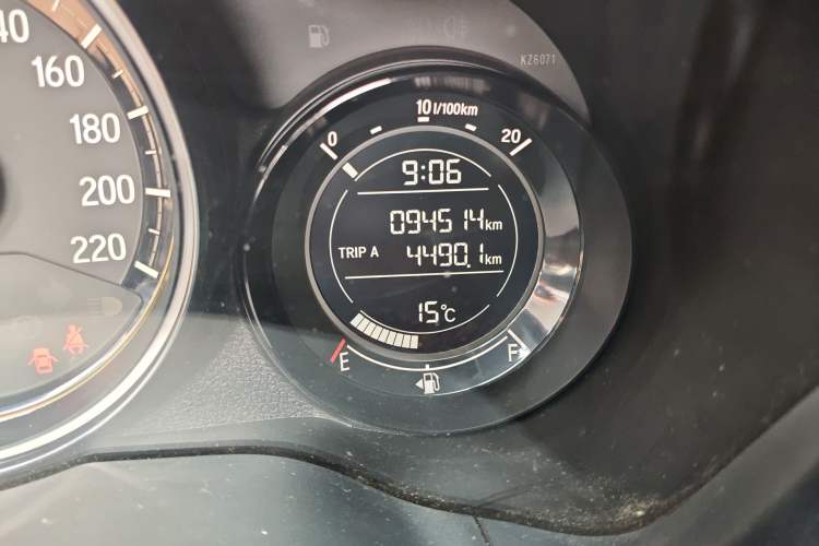 Used Honda XR-V 2015 1.8L EXi CVT Comfort Version Odometer Close Up