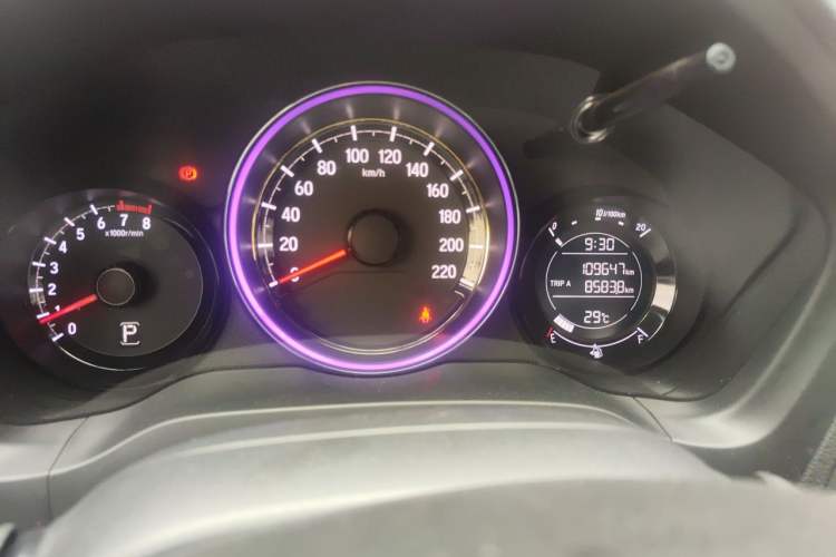 Used Honda XR-V 2015 1.5L LXi CVT Classic Edition Odometer Close Up