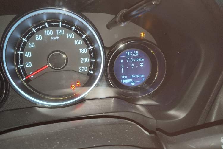 Used Honda XR-V 2015 1.8L VTi CVT Luxury Edition Odometer Close Up