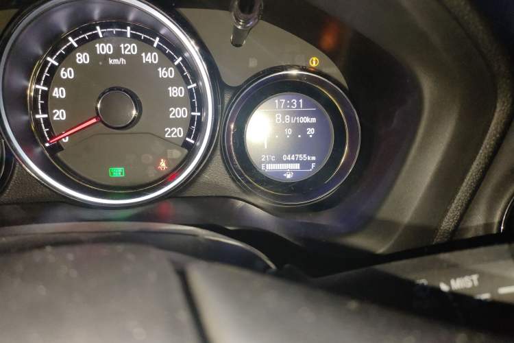 Used Honda XR-V 2015 1.8L VTi CVT Luxury Edition Odometer Close Up