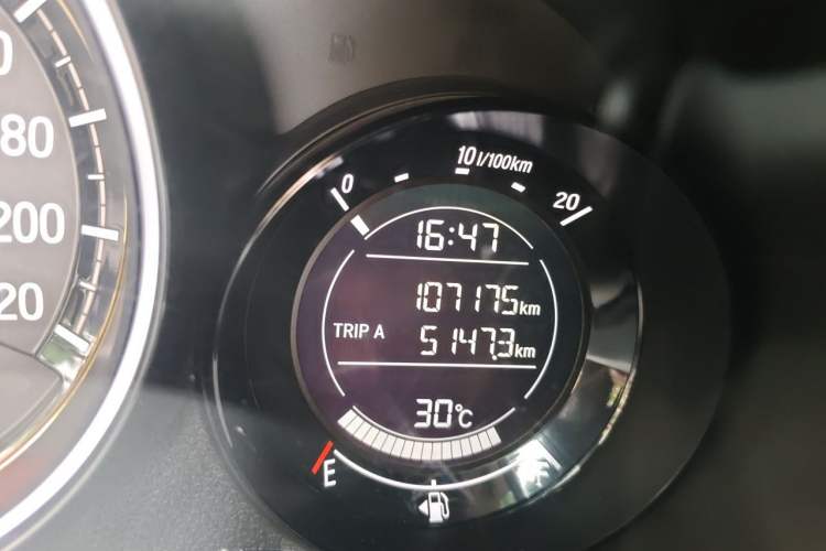 Used Honda XR-V 2015 1.8L EXi CVT Comfort Version Odometer Close Up