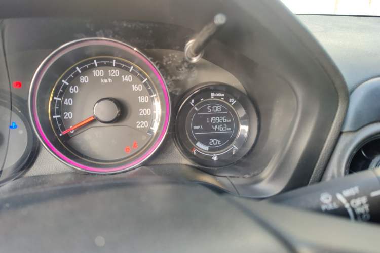 Used Honda XR-V 2015 1.8L EXi CVT Comfort Version Odometer Close Up
