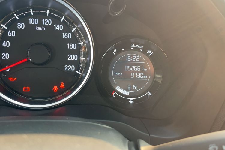Used Honda XR-V 2015 1.5L LXi CVT Classic Edition Odometer Close Up
