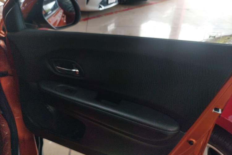 Used Honda XR-V 2015 1.5L LXi CVT Classic Edition Right Front Door Interior