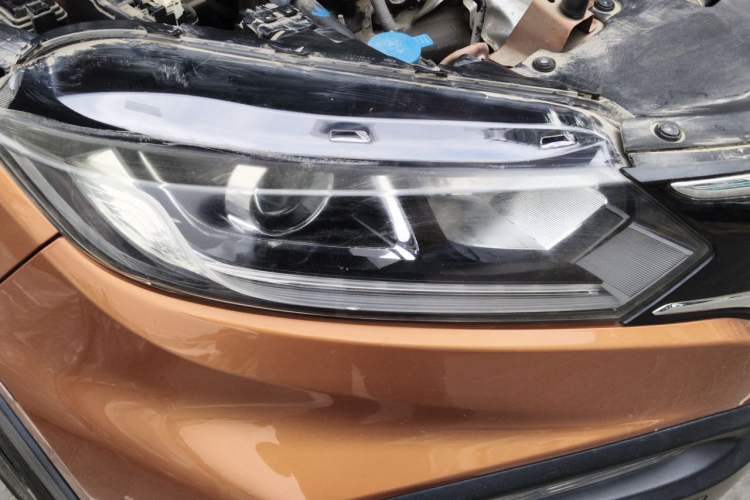 Used Honda XR-V 2015 1.8L EXi CVT Comfort Version Right Front Headlight