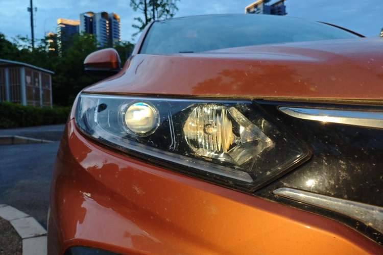 Used Honda XR-V 2015 1.8L VTi CVT Luxury Edition Right Front Headlight